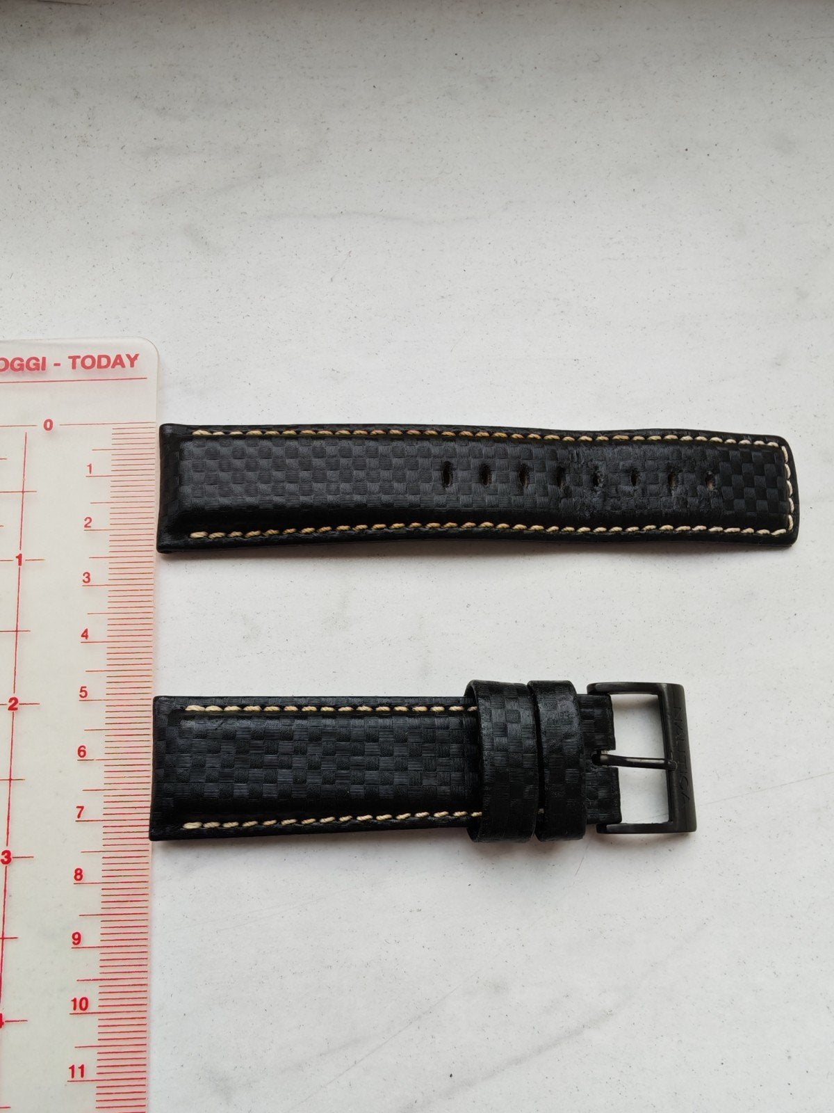 NAUTICA (24mm) horlogeband met carbon look en witte stikse, Ophalen of Verzenden, Zo goed als nieuw