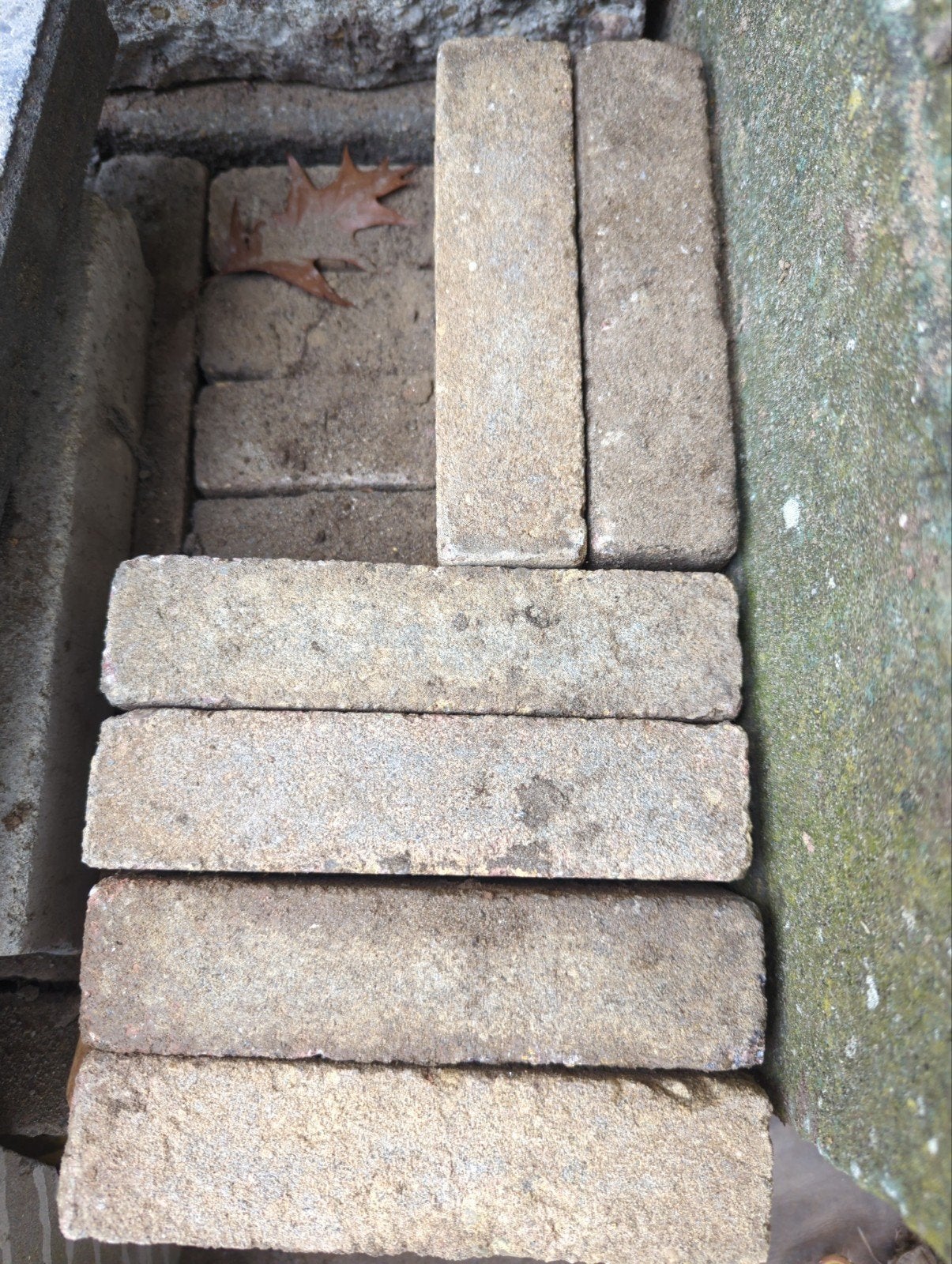 Stenen bestrating 20x5x7 cm - 77 stuks beschikbaar, Tuin en Terras, Ophalen of Verzenden, Gebruikt, Natuursteen, Klinkers