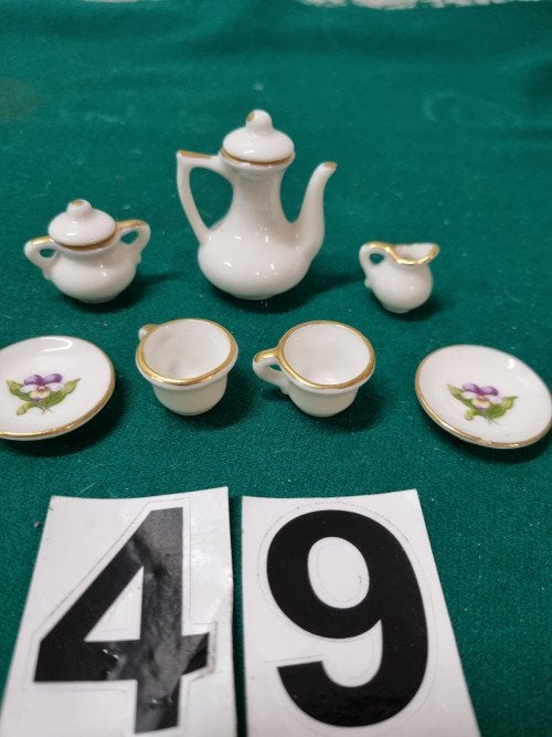 mini servies paarse bloem, Antiek en Kunst, Antiek | Servies compleet, Ophalen of Verzenden