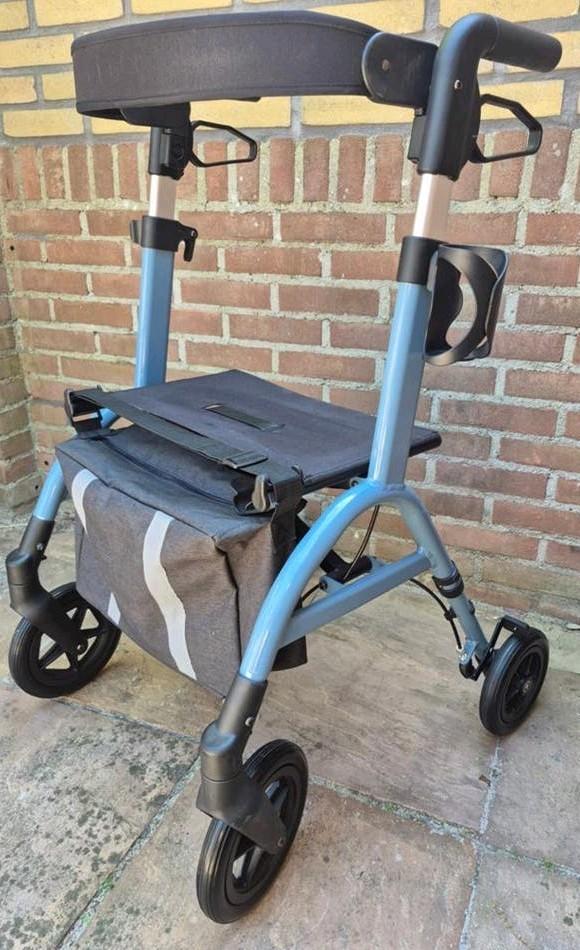 MultiMotion Urban rollator - Blauw. Lichtgewicht. ongebruikt, Ophalen of Verzenden, Opvouwbaar, Nieuw