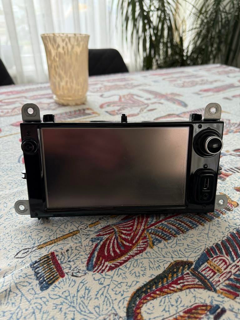 Renault originele autoradio met navigatie (LAN210RWRA), Auto diversen, Autoradio's, Ophalen of Verzenden, Gebruikt