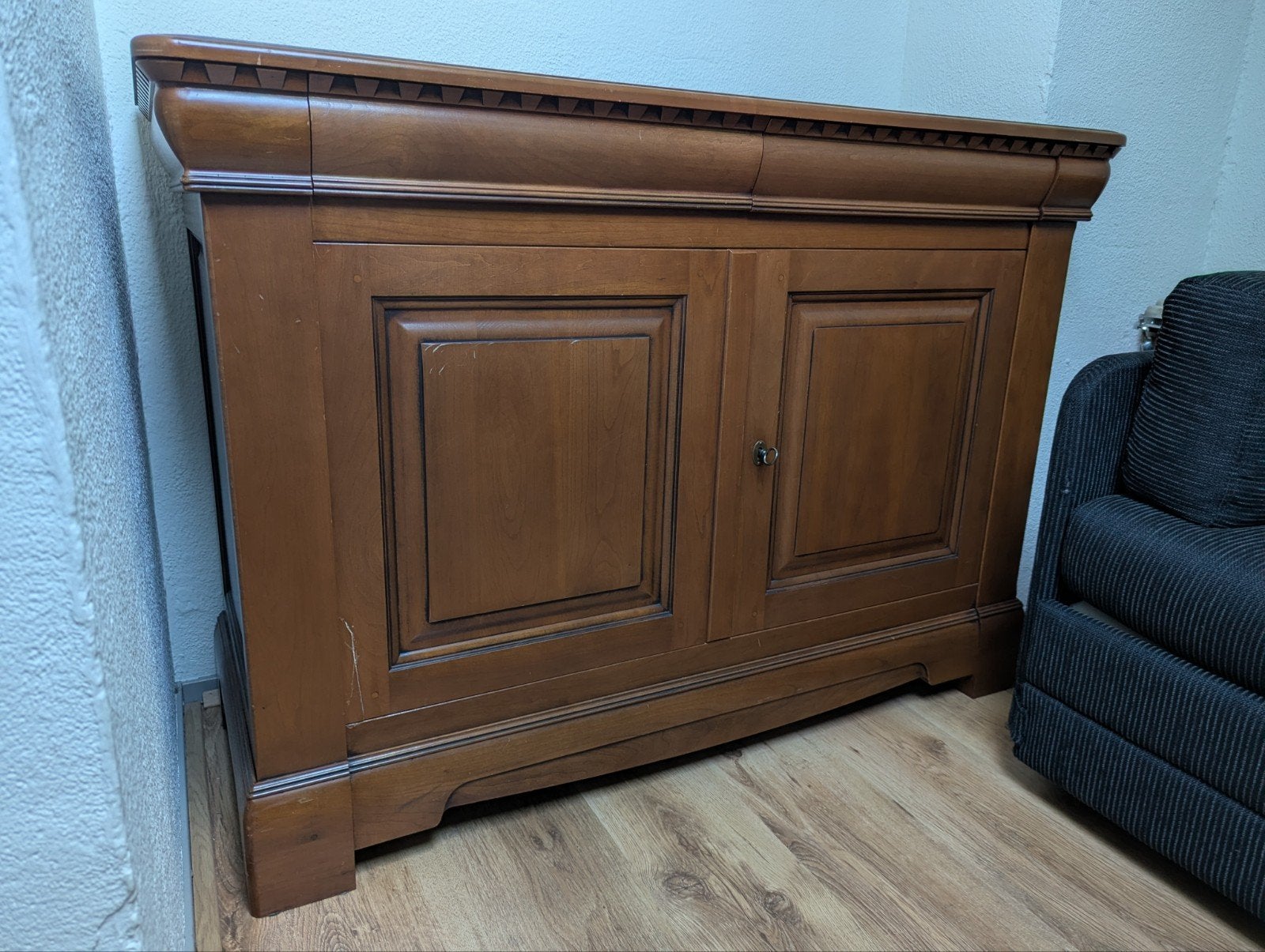 Kersenhouten kast, Ophalen, Strak, Gebruikt, 100 tot 150 cm
