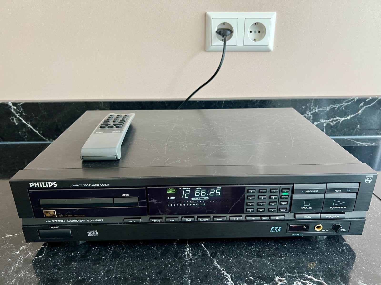 Philips CD824 CD-speler – CDM-4/19 – incl. afstandsbediening, Audio, Tv en Foto, Ophalen of Verzenden, Gebruikt, Philips