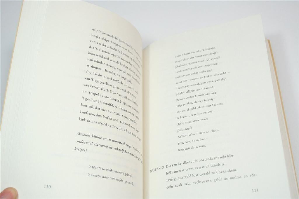 De Koopman van Venetië — Shakespeare — Dialect Stadskanaal, Ophalen of Verzenden, Gelezen