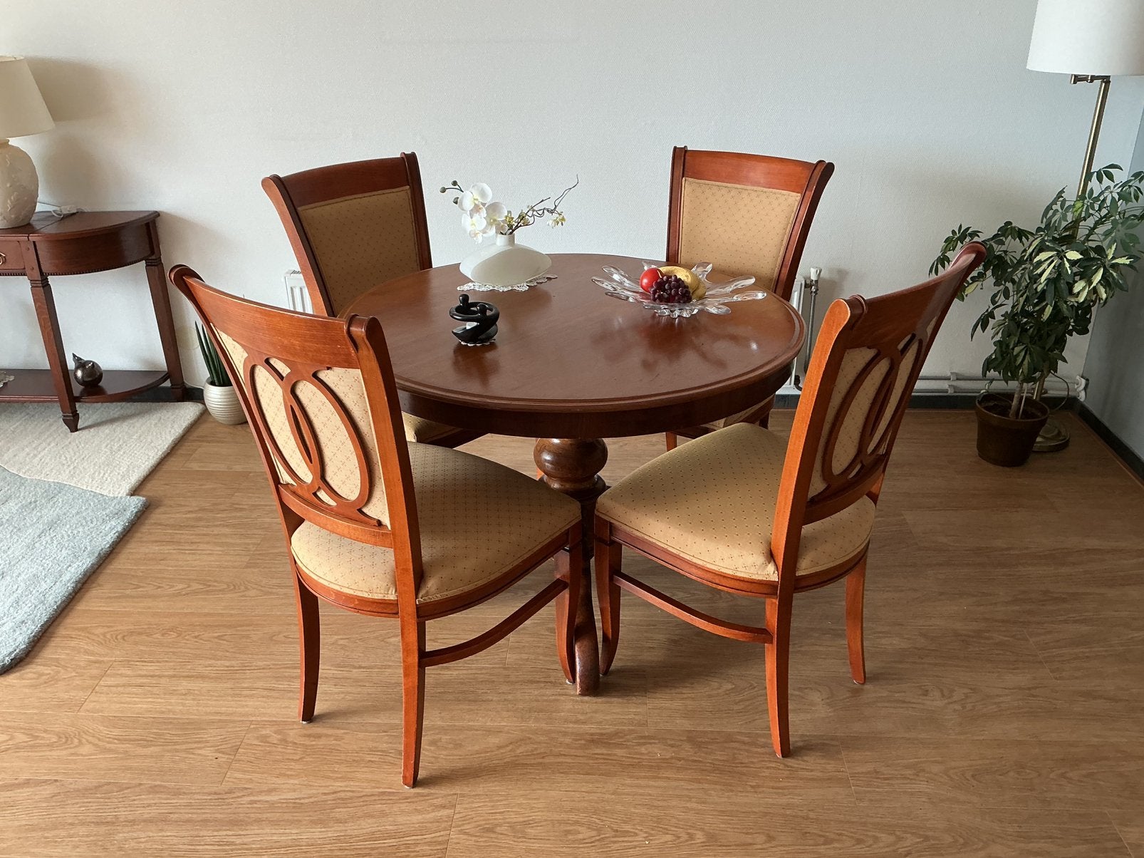 4 stoelen kersenhout en ronde tafel 110 cm: ), Huis en Inrichting, Tafels | Eettafels, Ophalen, 100 tot 150 cm, Zo goed als nieuw
