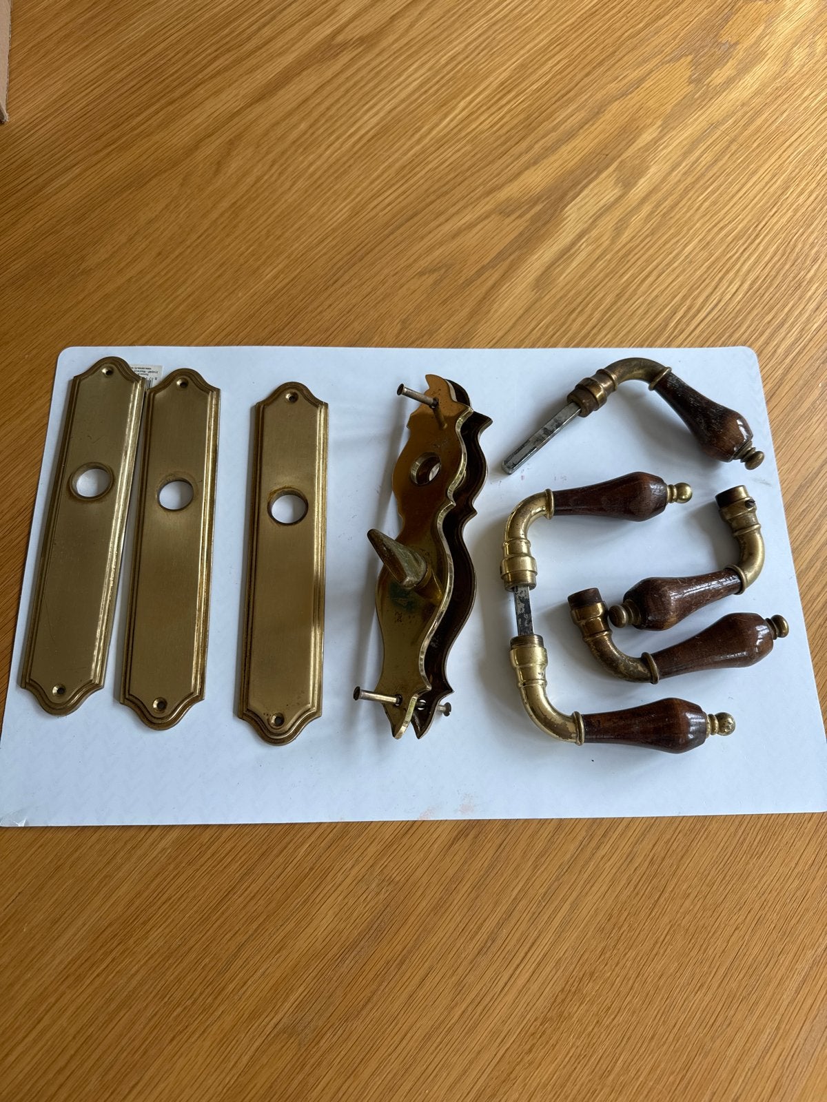 Vintage messing deurbeslag met houten klinken, Ophalen of Verzenden, Gebruikt, Koper of Messing, Klink of Kruk
