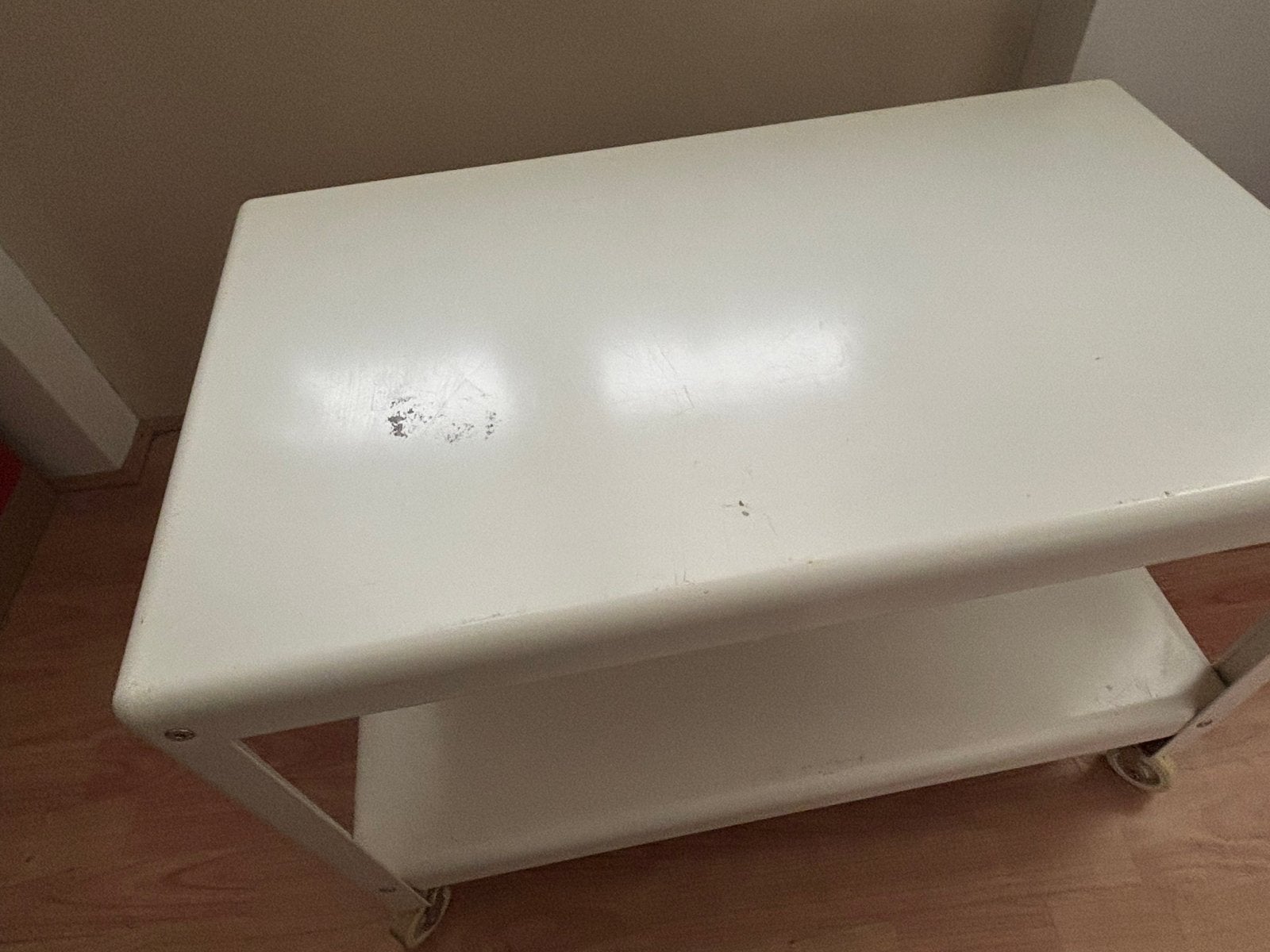 IKEA PS 2012 bijzettafel op wielen - Wit metaal, Huis en Inrichting, Tafels | Salontafels, Gebruikt, Metaal, Ophalen