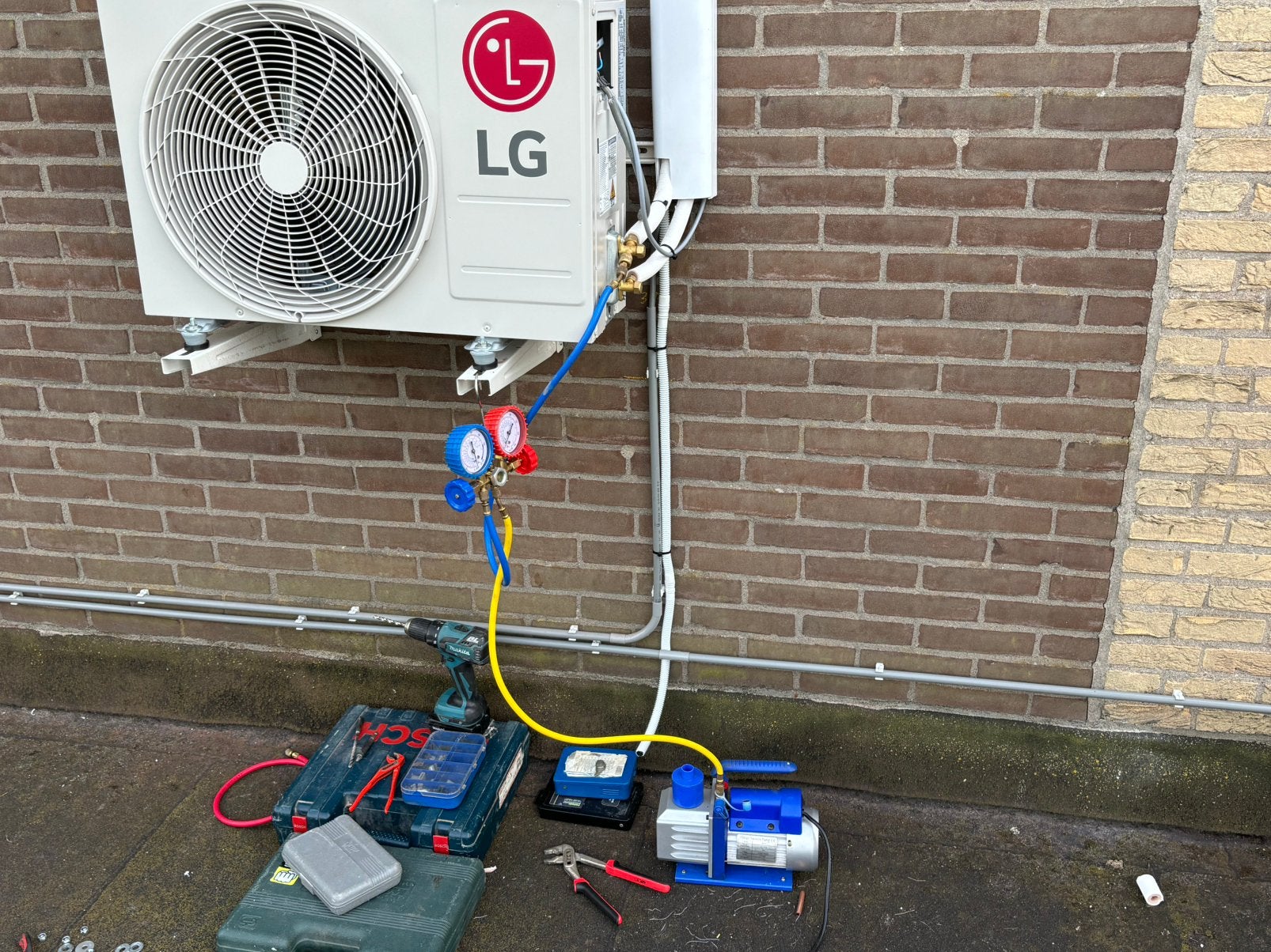 Te huur vacuumpomp voor airco,s, Witgoed en Apparatuur, Ophalen, Minder dan 60 m³, 3 snelheden of meer, Zo goed als nieuw