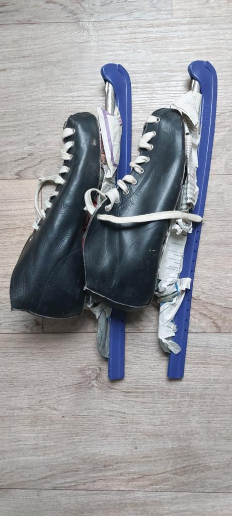 Schaatsen, zwarte lage noren  maat 45 ongeveer € 25, Ophalen of Verzenden, Gebruikt, Noren, Overige merken