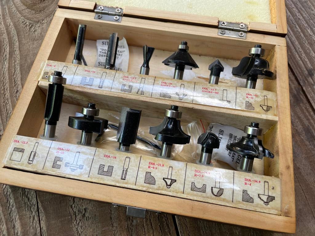 Freesbitset voor bovenfrees in houten kist, Ophalen of Verzenden, Zo goed als nieuw, Elektrisch, Bovenfrees
