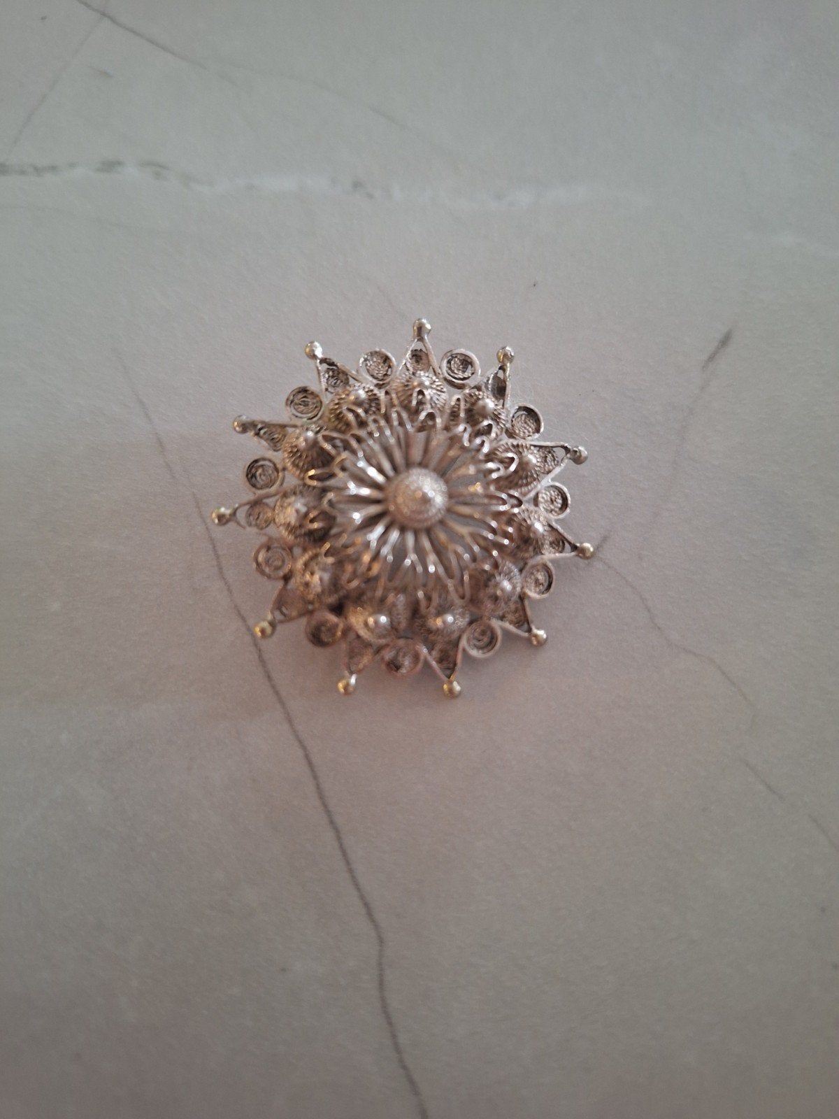 Zeeuwse knop broche zilverkleurig, Ophalen of Verzenden