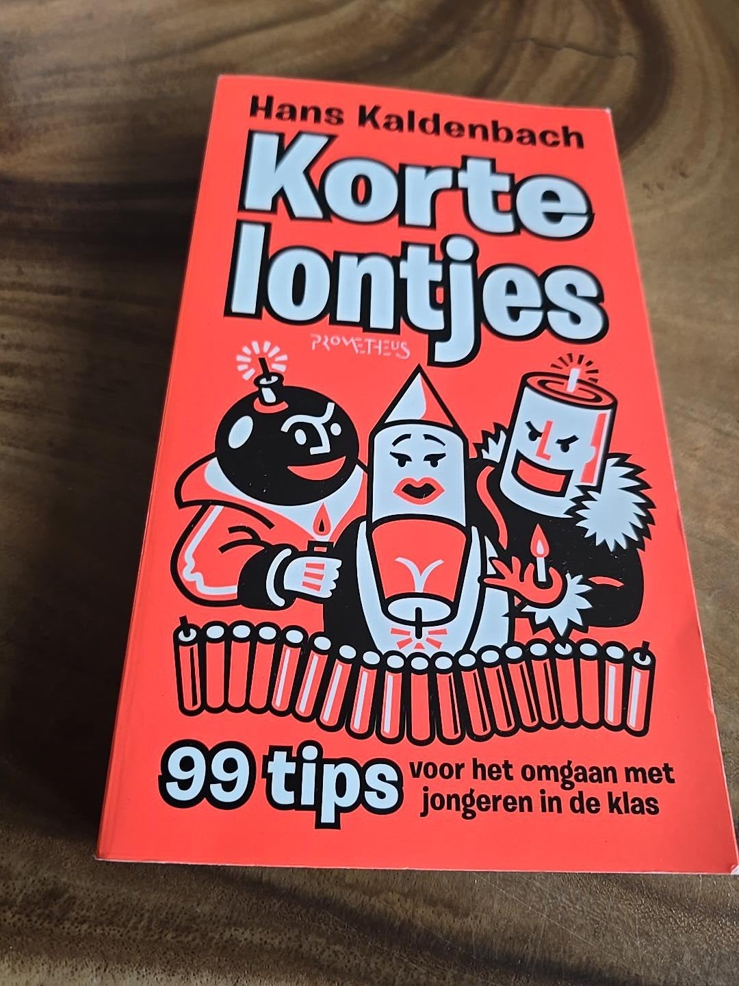 Korte lontjes – Hans Kaldenbach – 99 tips voor jongeren in d, Boeken, Ophalen of Verzenden, Gelezen