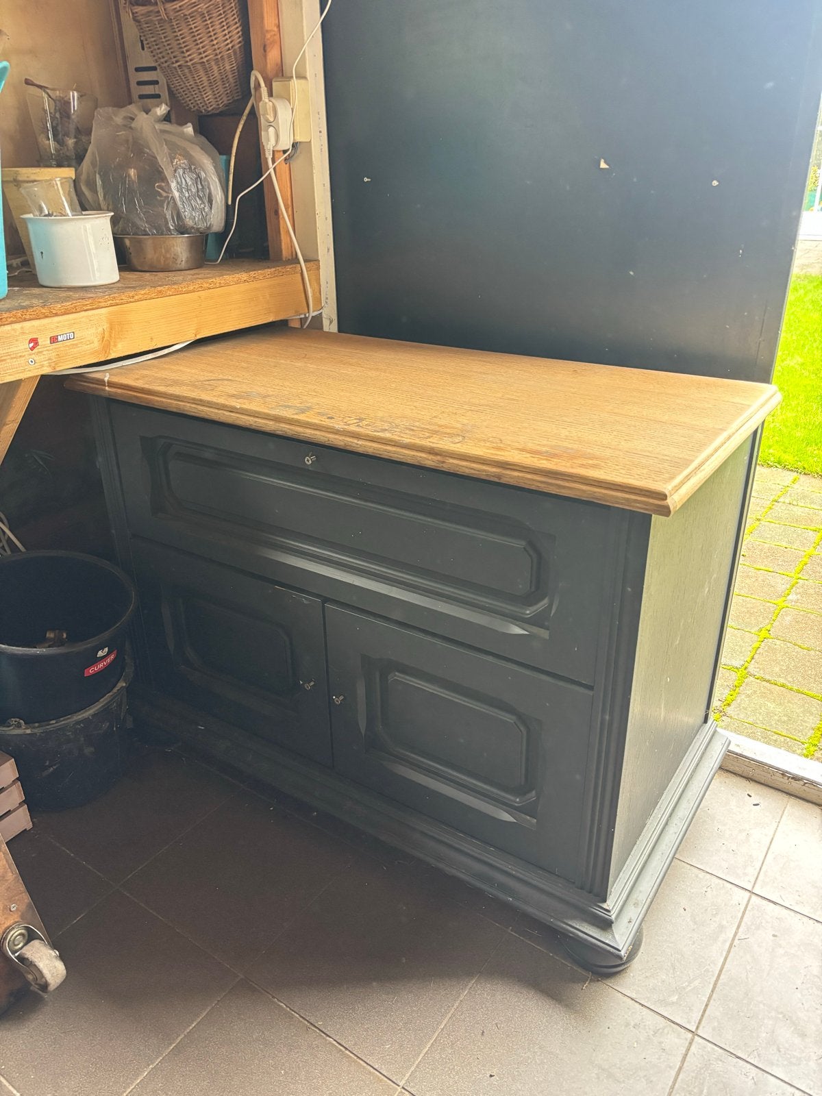 Donkergrijze kast - 110x55,5x80cm, Ophalen, Gebruikt