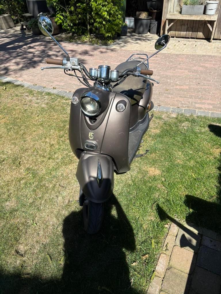BTC Old Classic, Fietsen en Brommers, Scooters | SYM, Gebruikt, Overige modellen, Maximaal 25 km/u, Benzine, Ophalen