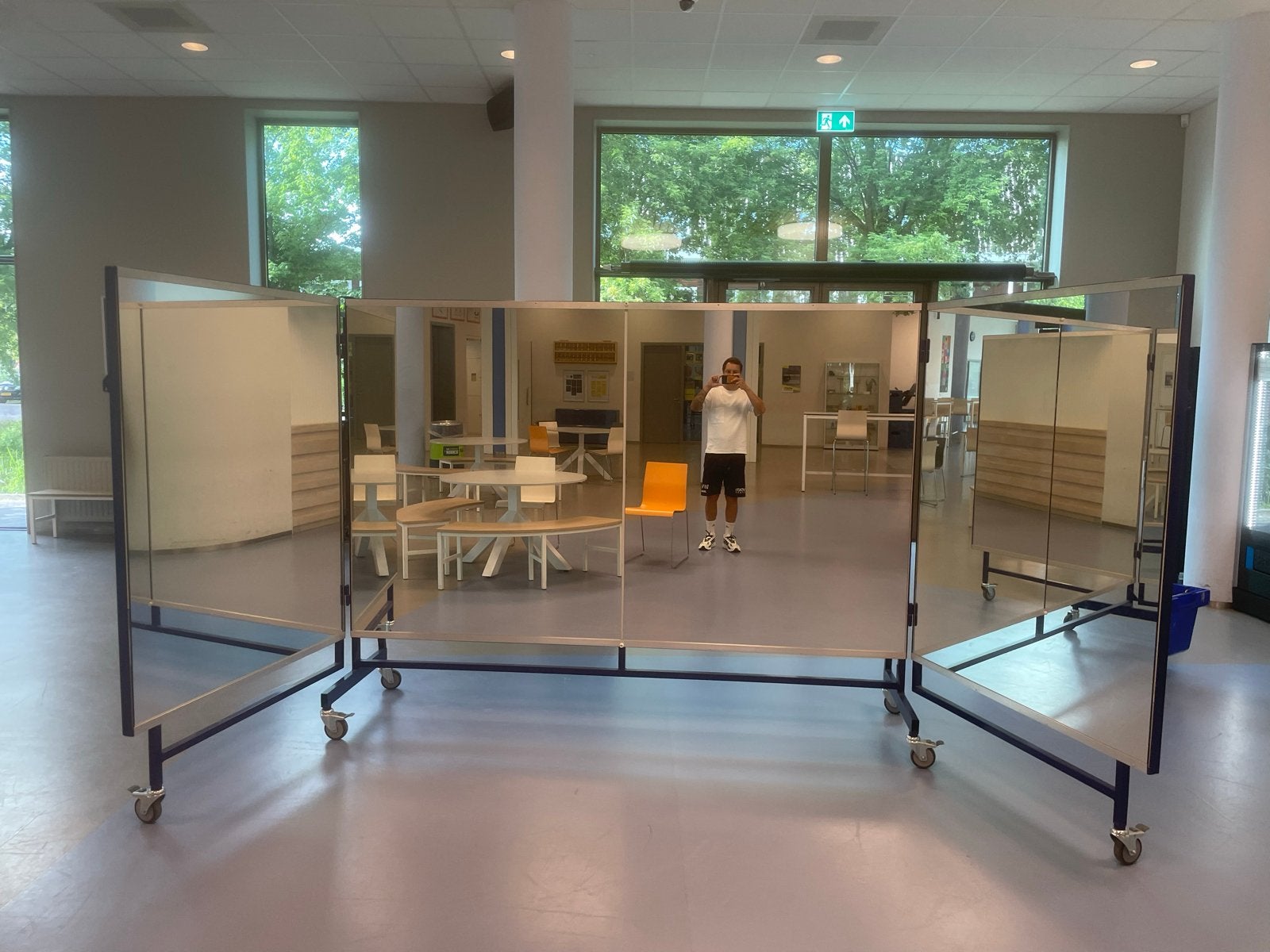 Verrijdbaar Spiegelscherm - 5m breed, 2m hoog, Ophalen, Gebruikt