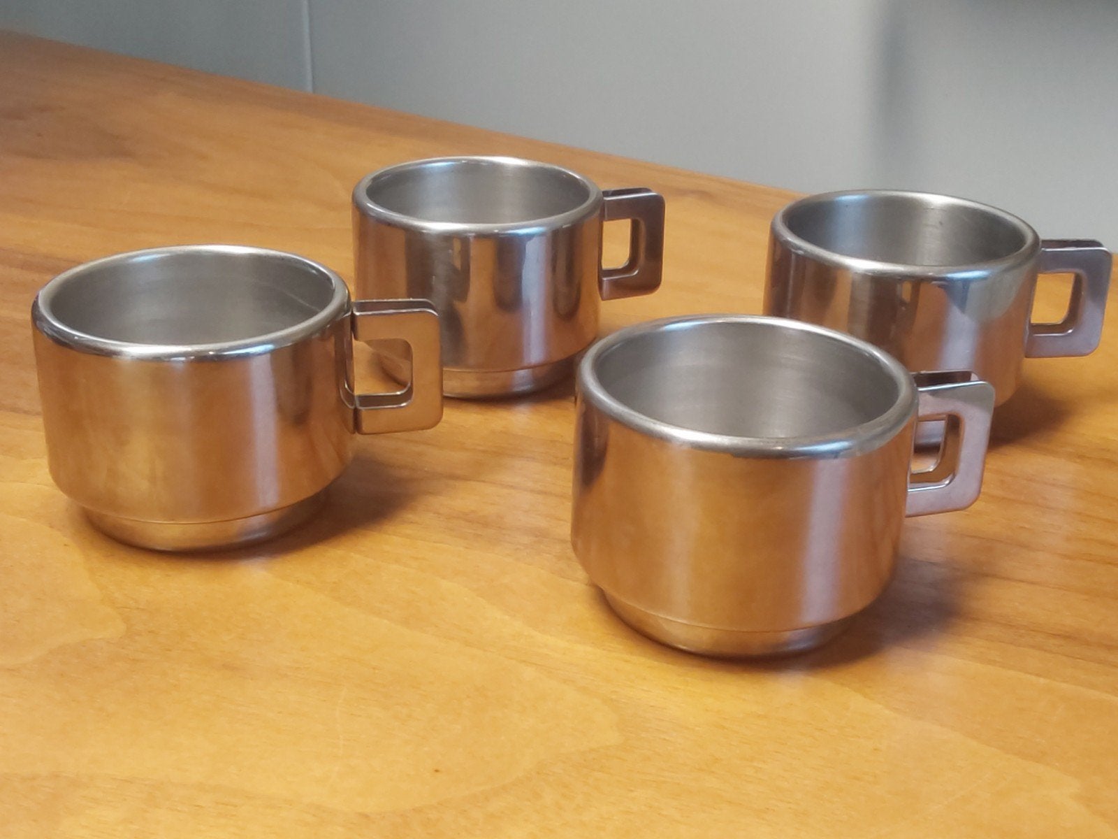 INOX DUBBELWANDIG ESPRESSO KOPJES ITALIAANS DESIGN COLOMBO, Ophalen of Verzenden, Gietijzer