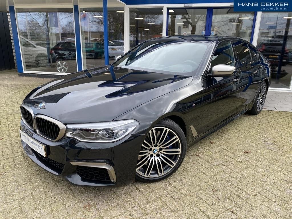 BMW 5 Serie M550i xDrive High Executive leer/navigatie/autom, Automaat, Gebruikt, 2000 kg, 4395 cc