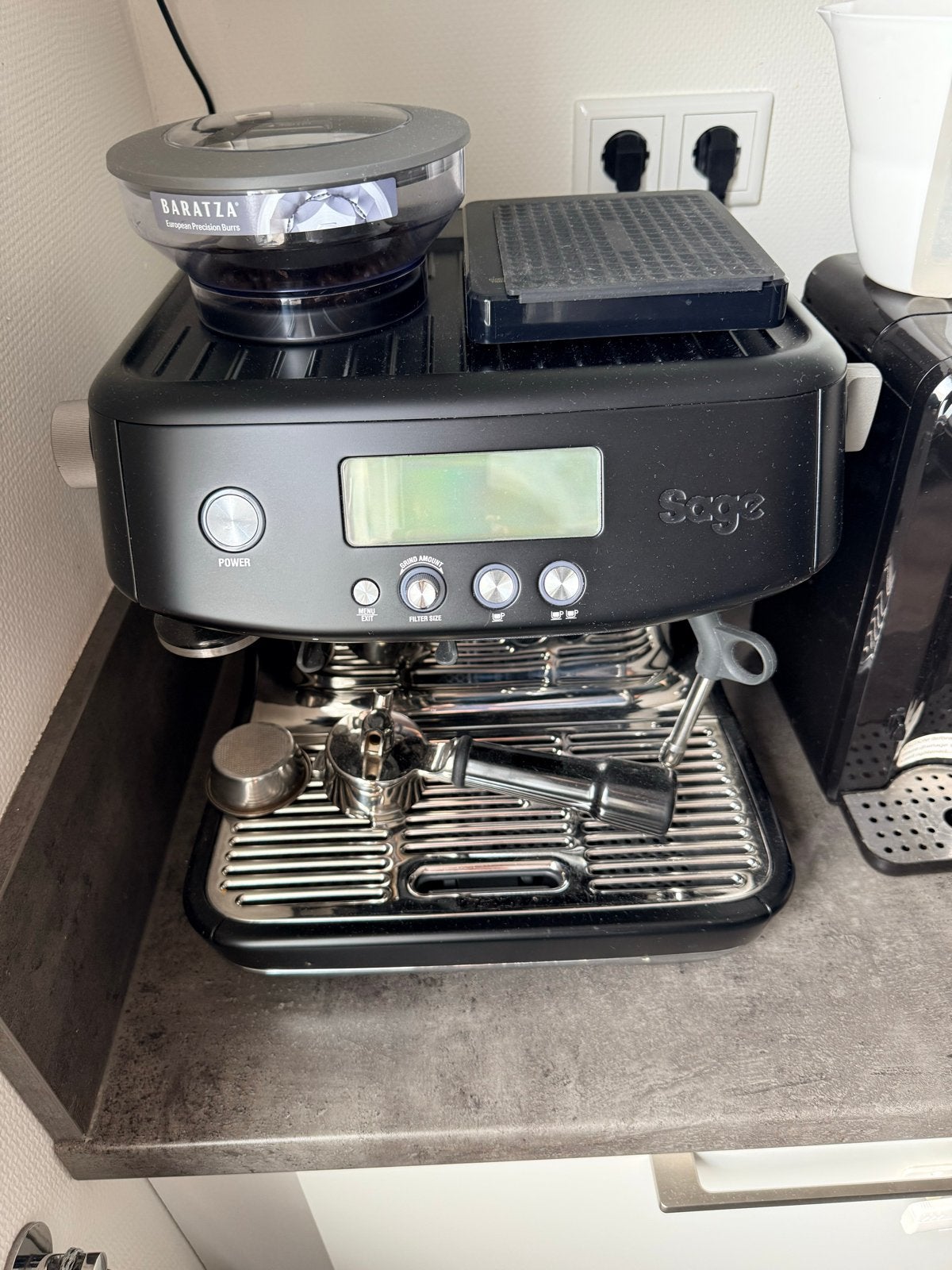 Sage Barista Pro (Black Truffel) + Varia VS3 - Zo goed als n, Witgoed en Apparatuur, Koffiezetapparaten, Espresso apparaat, Koffiebonen