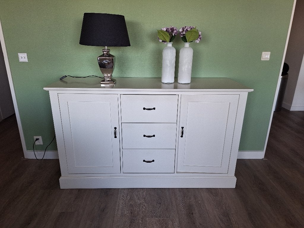 Mooi crèmewit dressoir, Ophalen, Gebruikt, Landelijk, 200 cm of meer