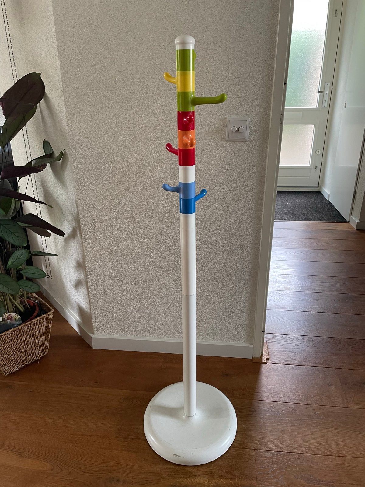 IKEA KROKIG Kinderkapstok, Huis en Inrichting, Ophalen, Kunststof, Gebruikt, 100 tot 150 cm