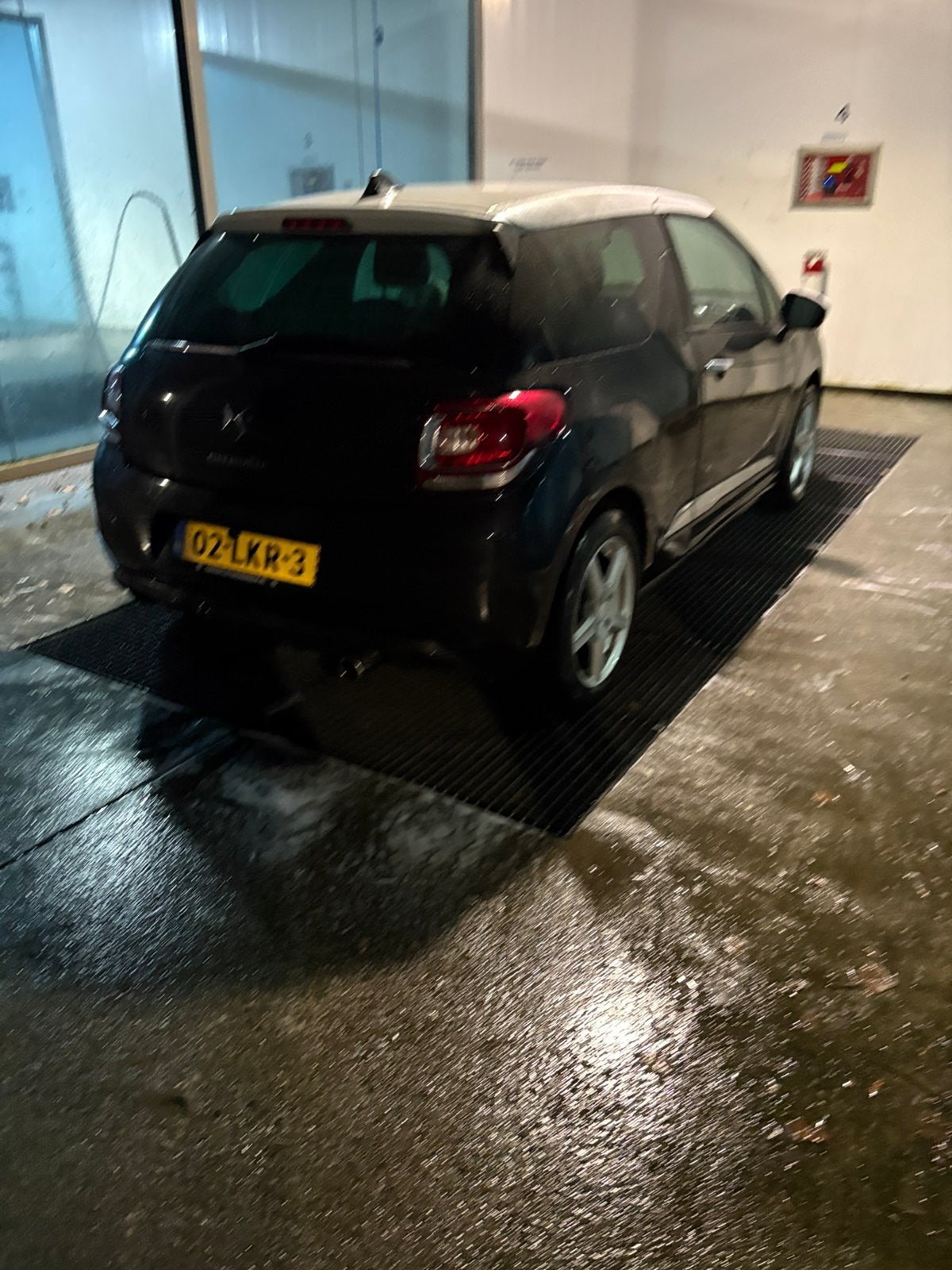 Citroën DS3 1.6 VTI 88KW 2010 Zwart, Auto's, Voorwielaandrijving, 40 €/maand, Zwart, 4 cilinders