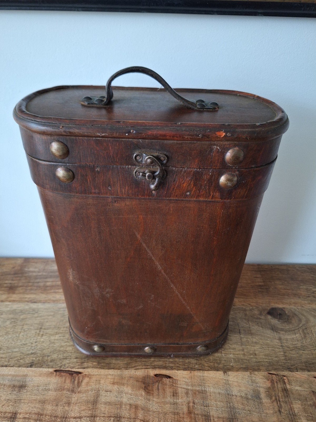 Antieke houten wijnfleshouder/picknickmand, Ophalen