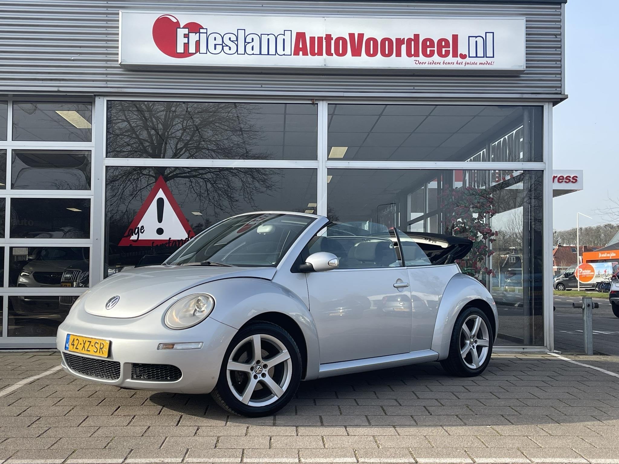 Volkswagen New Beetle Cabriolet 1.6 Highline /Cruise/Windsch, Auto's, Stof, Gebruikt, 4 cilinders, 4 stoelen