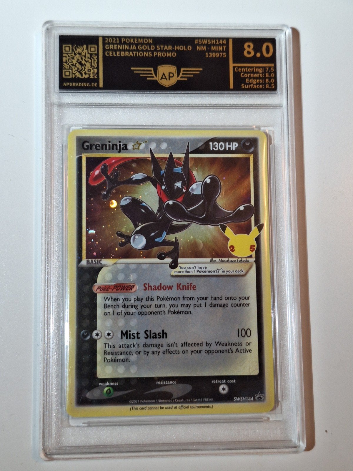 Greninja Gold Star Graded 8 #SWSH144 English PKM Celebration, Ophalen of Verzenden, Nieuw, Losse kaart, Foil