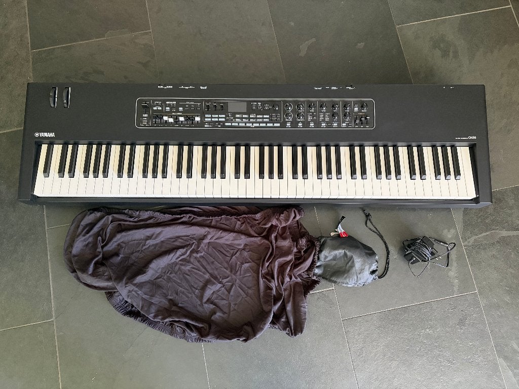 Yamaha CK88 dig. stage piano, stofhoes, Yamaha transporttas, Ophalen, Zwart, Digitaal, Zo goed als nieuw