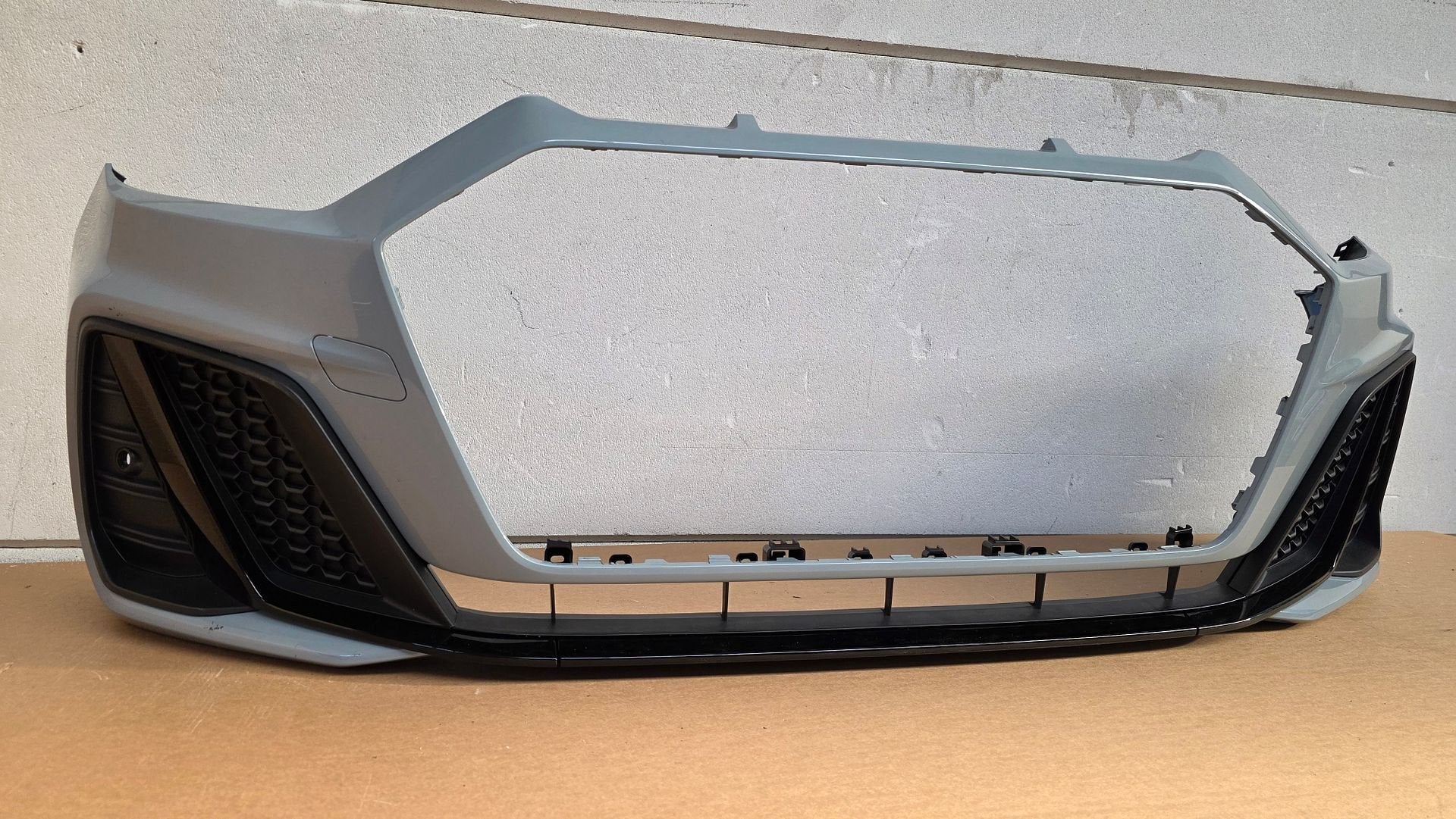 Voorbumper Audi A1 82A S-Line Origineel SLINE BUMPER PDC, Gebruikt, -, Voor, Bumper