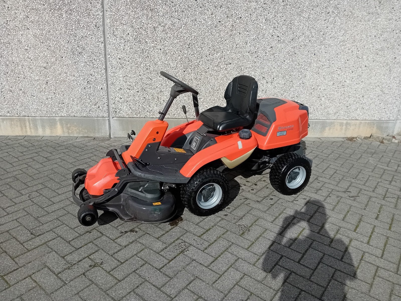 Husqvarna R214C Zitmaaier - Krachtig en Compact, Ophalen, Cirkelmaaier, Gebruikt, Mulchfunctie