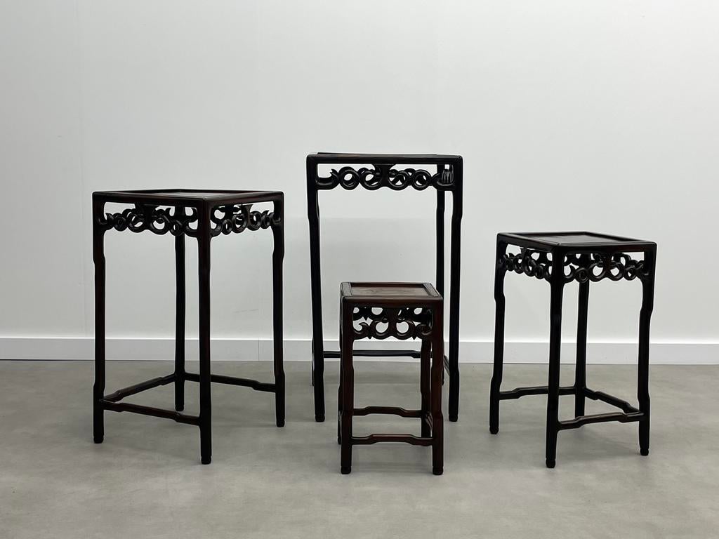 Chinese Huanghuali houten nest tafels circa 1900, Huis en Inrichting, Tafels | Bijzettafels, Ophalen, Zo goed als nieuw, Rechthoekig