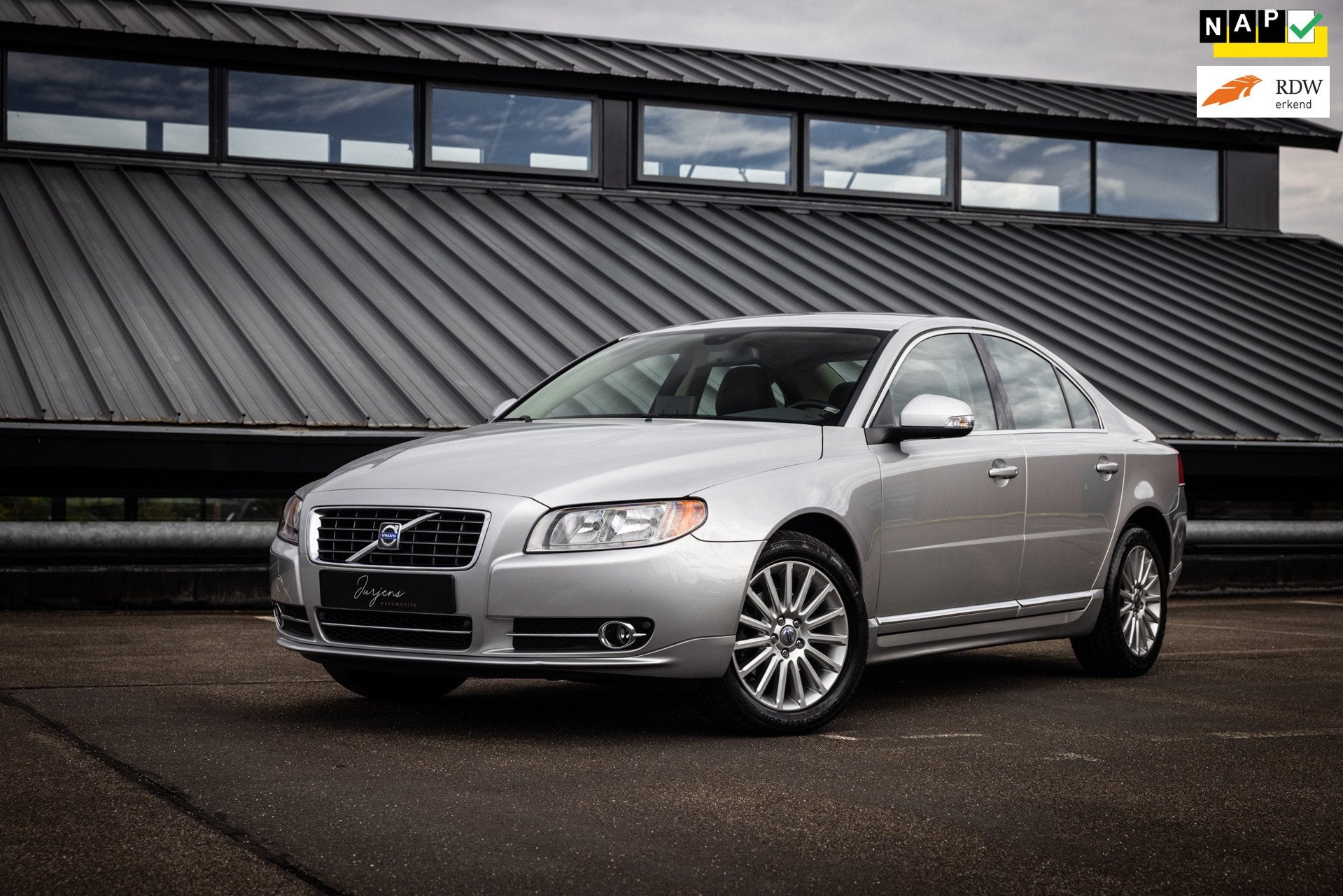 Volvo S80 2.5 T Momentum AUT (200pk) Orig NL - Lage KM, Auto's, Volvo, Dealer onderhouden, Zwart, 1514 kg, 2521 cc
