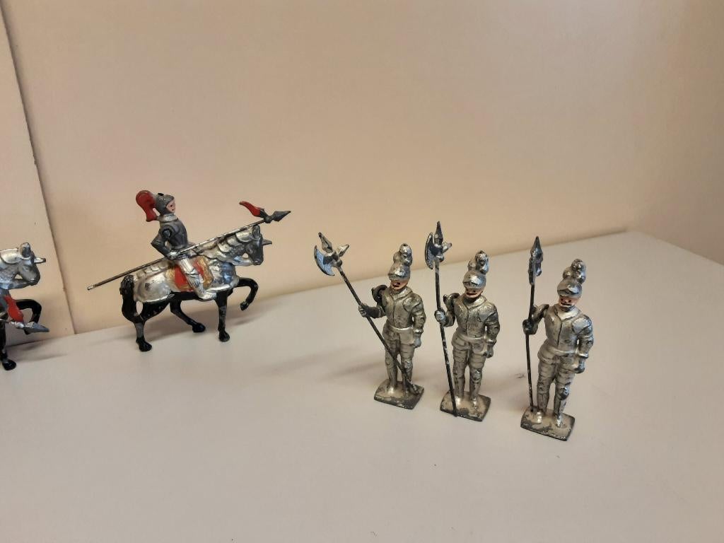Antiek speelgoed jaren 50.  Ridders en ridders te paard, Antiek en Kunst, Antiek | Speelgoed, Ophalen of Verzenden