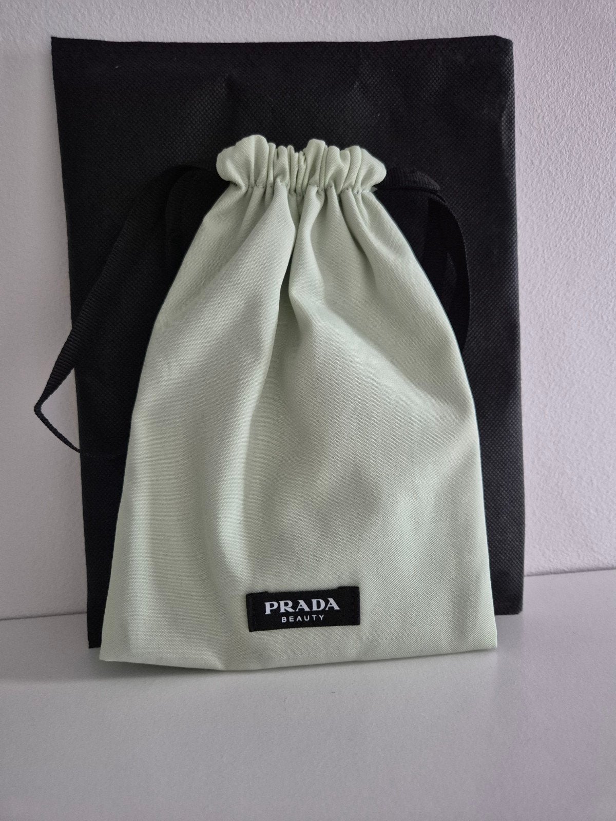 Prada Beauty Groen Medium Pouch, Ophalen of Verzenden, Nieuw, Groen, Dame