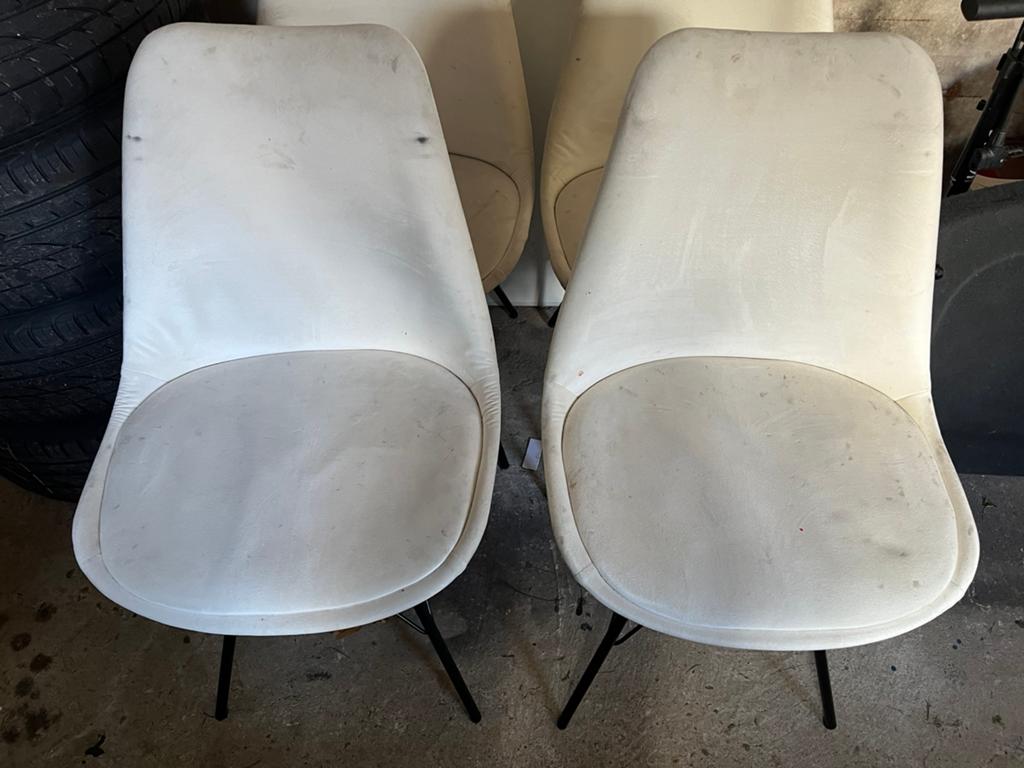 2 gratis velvet stoelen, Ophalen, Gebruikt, Wit
