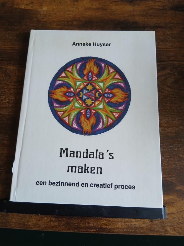 Mandala's maken: een bezinnend en creatief proces, Meditatie of Yoga, Anneke Huyser, Ophalen of Verzenden, Zo goed als nieuw