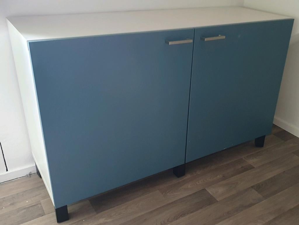 Besta meubel, Ophalen, Zo goed als nieuw, Teakhout, Met deur(en)