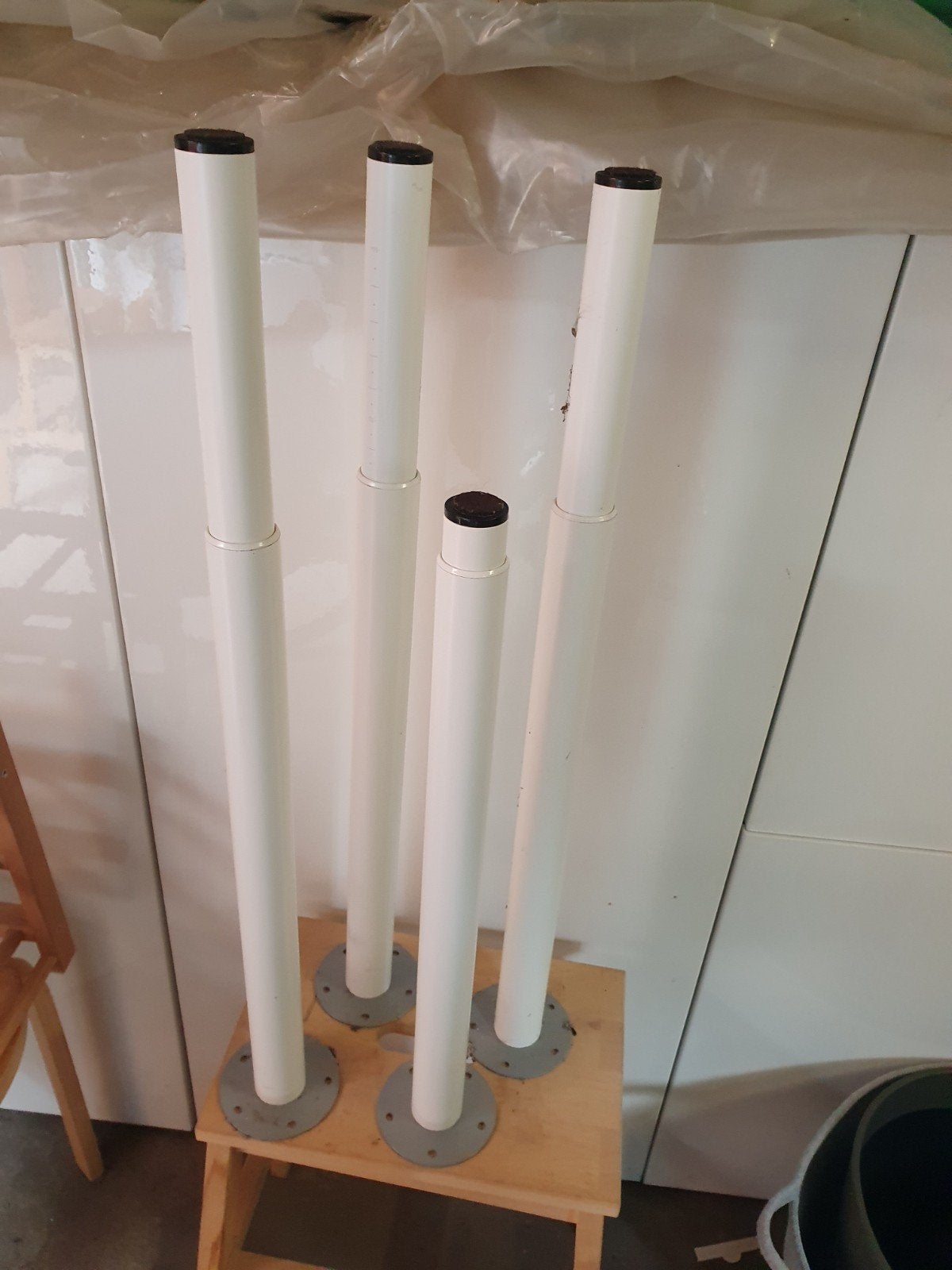 Set van 4 in hoogte verstelbare poten voor bureau/tafel, Ophalen, Tafelpoot, Gebruikt, 50 tot 100 cm