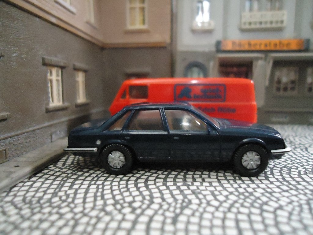 Opel Senator A1 - Herpa donkerblauw #2, Hobby en Vrije tijd, Ophalen of Verzenden, Gebruikt, Auto, Rietze