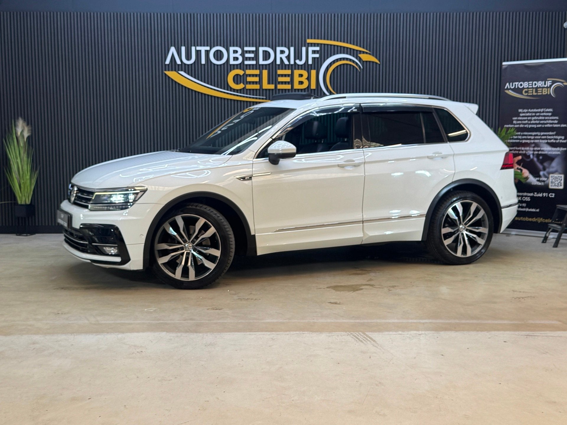 Volkswagen Tiguan 2.0 TSI 4Motion Highline Business R 2018, Auto's, Automaat, Dealer onderhouden, Gebruikt, 4 cilinders