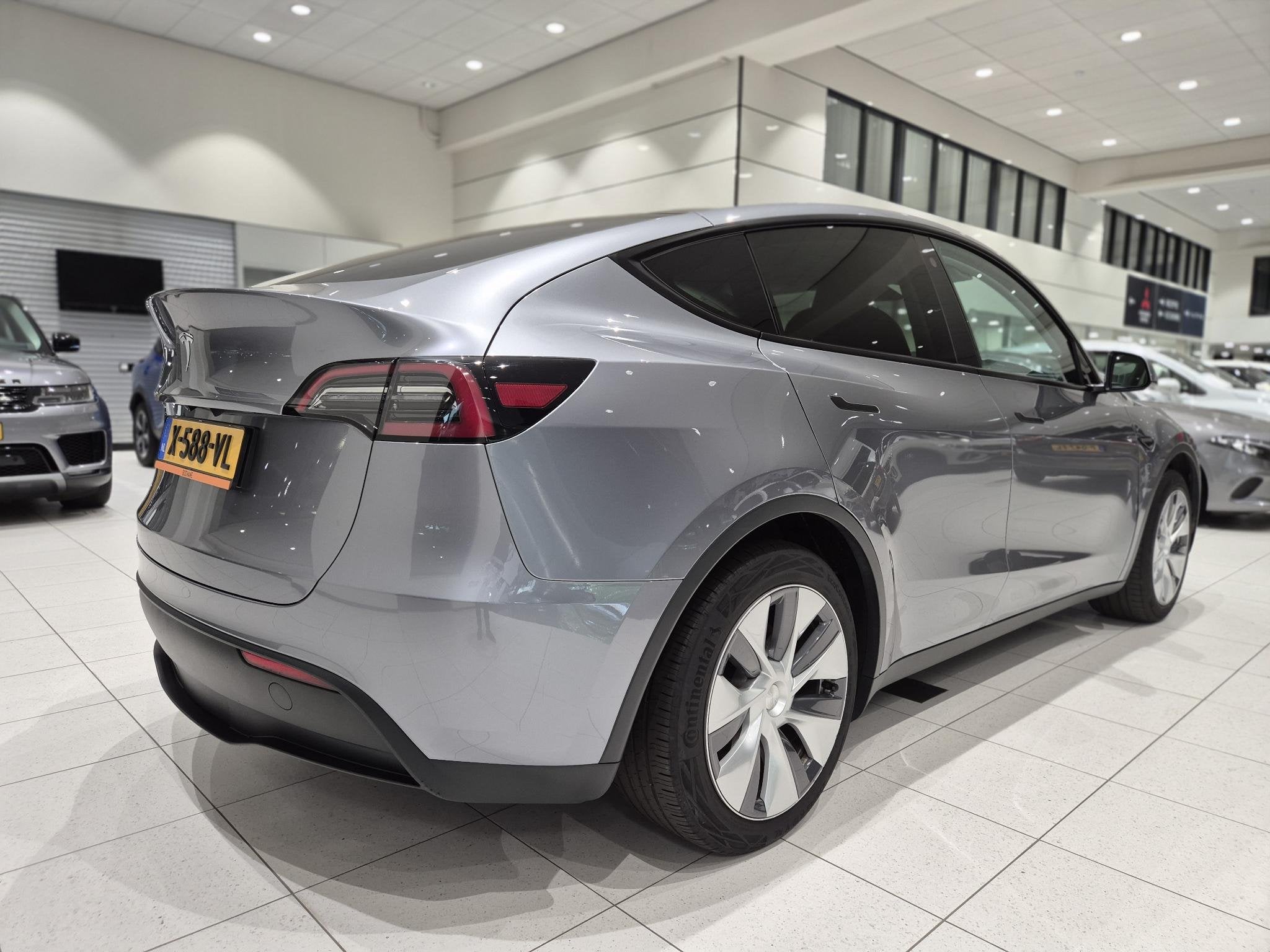 Tesla Model Y RWD 58 kWh | Panoramadak | Stoelverwarming | N, Auto's, Tesla, Automaat, 238 pk, Gebruikt, 375 min