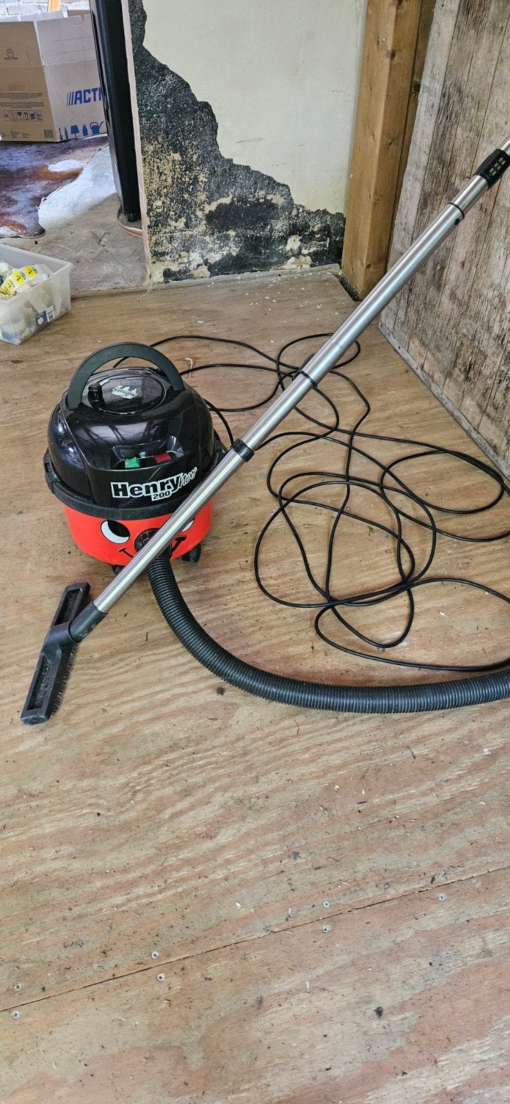 Numatic Henry stofzuiger HV200 11 -, Ophalen
