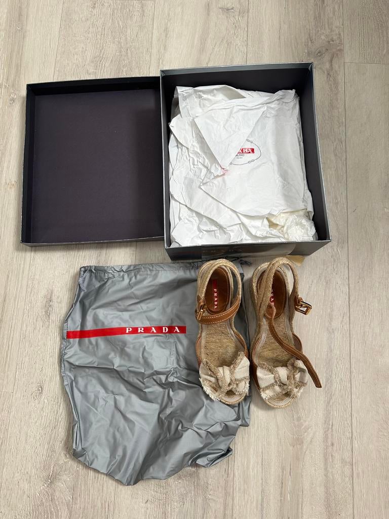 Prada sleehakken origineel met doos, Zwart, Ophalen of Verzenden, Espadrilles of Moccasins, Gedragen