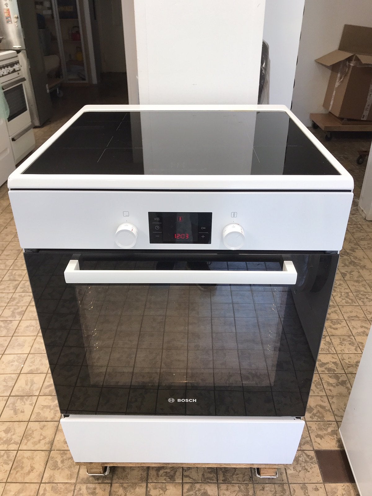Bosch inductie fornuis 60 cm op 2 fasen in zeer goed staat, Zo goed als nieuw, Energieklasse A of zuiniger, Inductie, 85 tot 90 cm