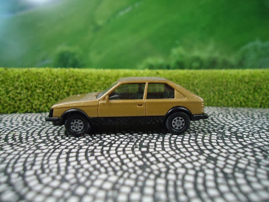 Opel Kadett D SR / GSi - Herpa goudmetallic, Ophalen of Verzenden, Zo goed als nieuw, Auto, Herpa