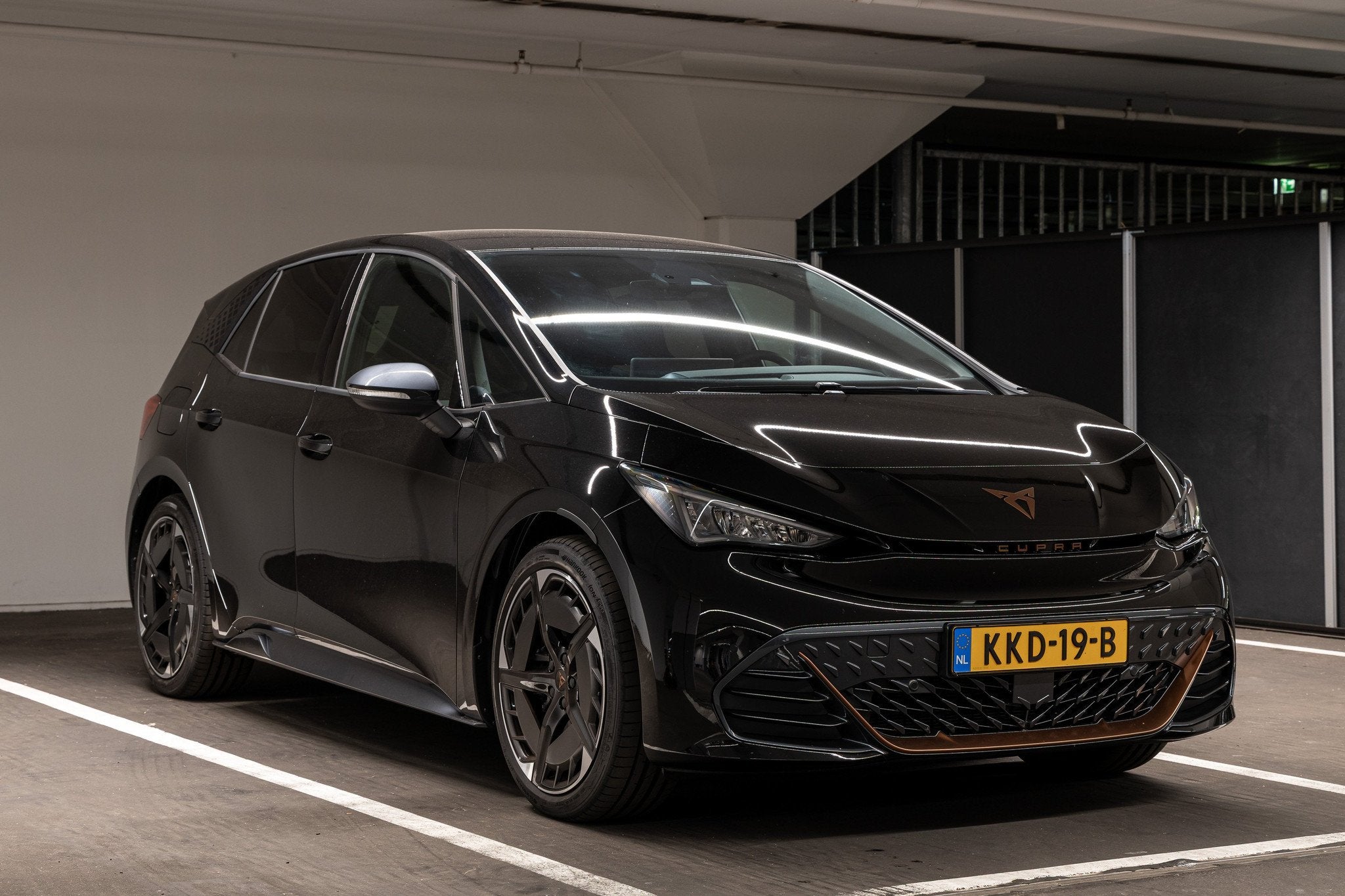 CUPRA Born Business Limited 84 kWh, Auto's, Automaat, 59 kWh, Zwart, Automatische klimaatregeling