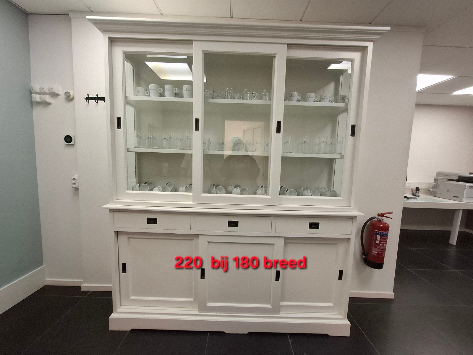 Mooi kast, Ophalen, Gebruikt, Met deur(en), 200 cm of meer