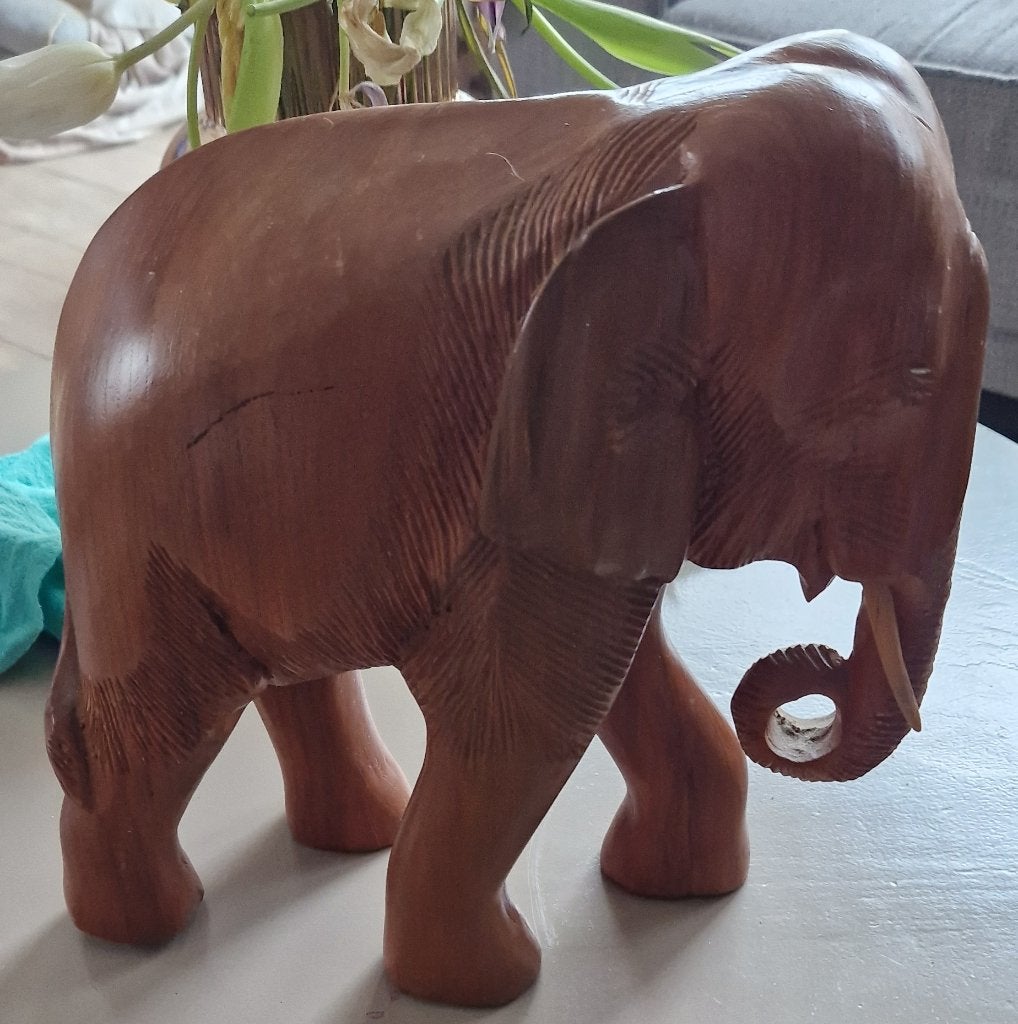 Handgesneden olifant, Ophalen of Verzenden