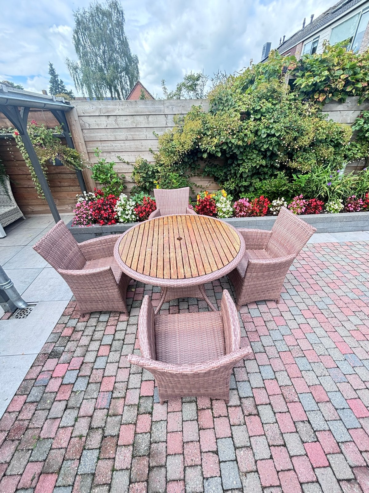 Wicker Tuinset met Ronde Tafel en 4 Stoelen, Ophalen, 4 zitplaatsen, Gebruikt, Eettafel